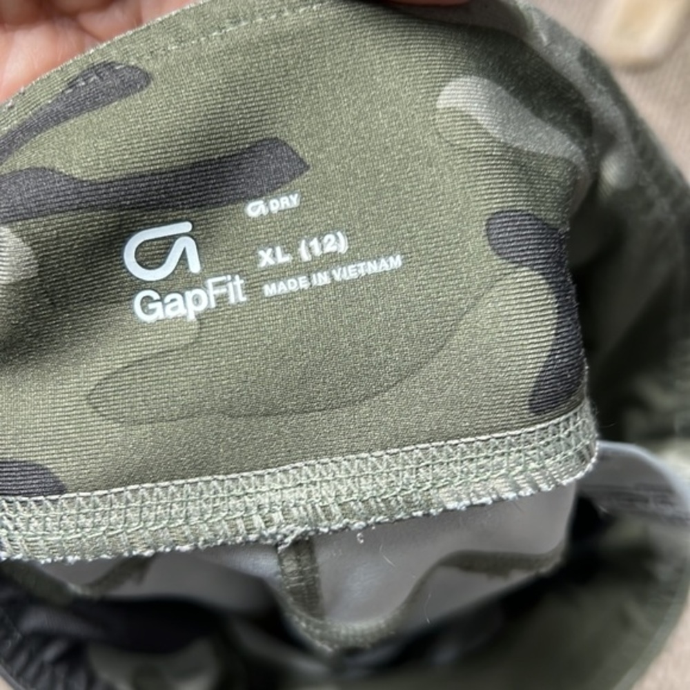 Gap - Picture 6 of 7